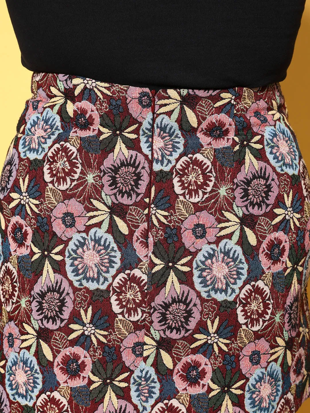 Berrylush Women Plus Size Maroon & Blue Floral Printed Zipper-Up Polyester Straight Hem Mini Skirt