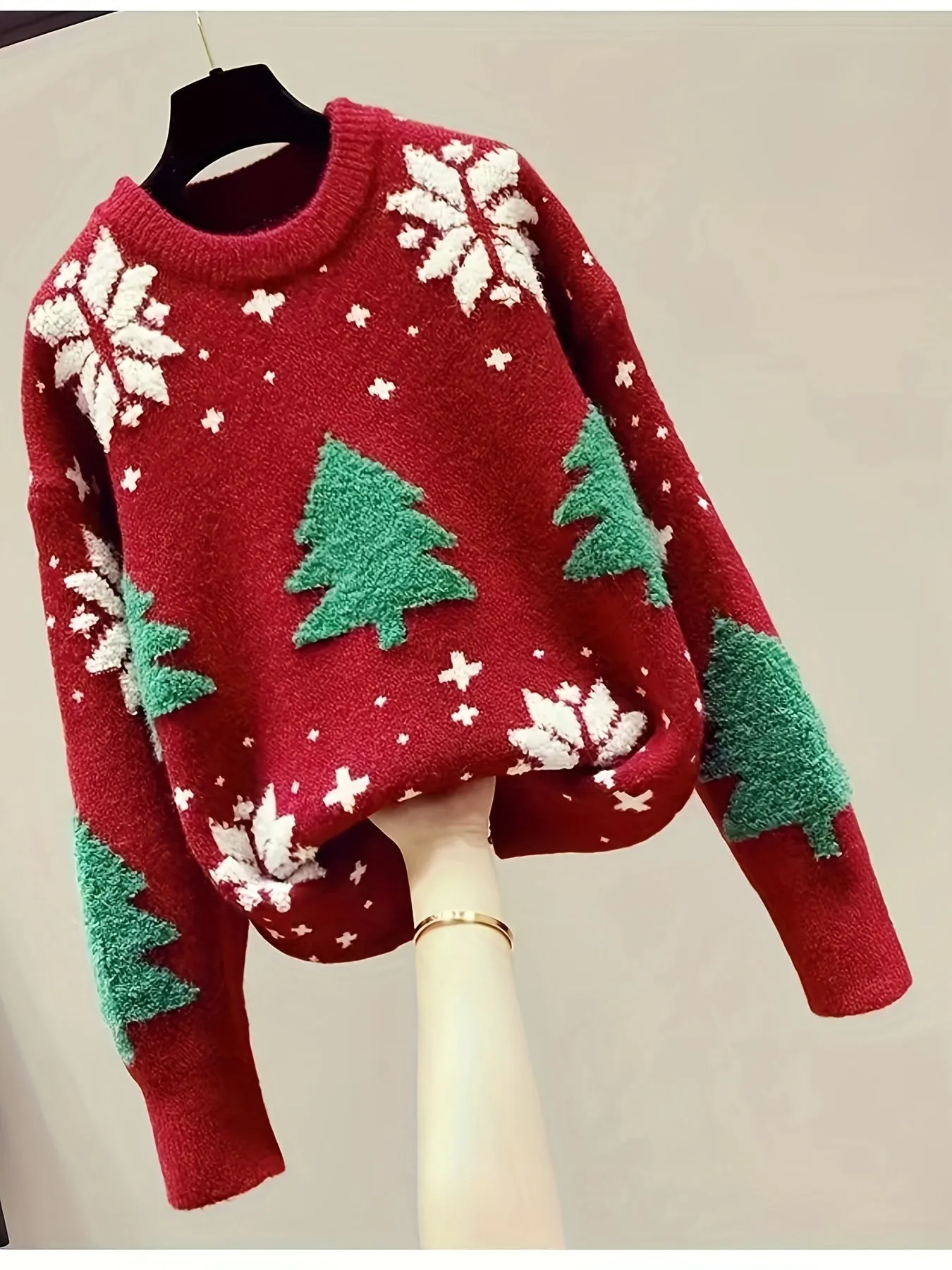 Elegant Christmas Tree Pullover Sweater for Women - 100% Polyester Knit Fabric, Crew Neck, Regular Fit, Festive Pattern, Comfortable for Fall/Winter - Middle East Collection