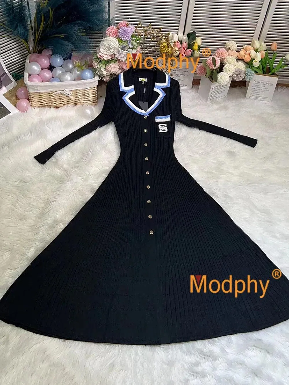 Modphy Slim Knit Dress: Vintage Designer - Autumn Glamour