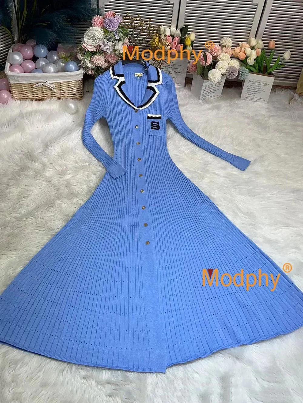 Modphy Slim Knit Dress: Vintage Designer - Autumn Glamour