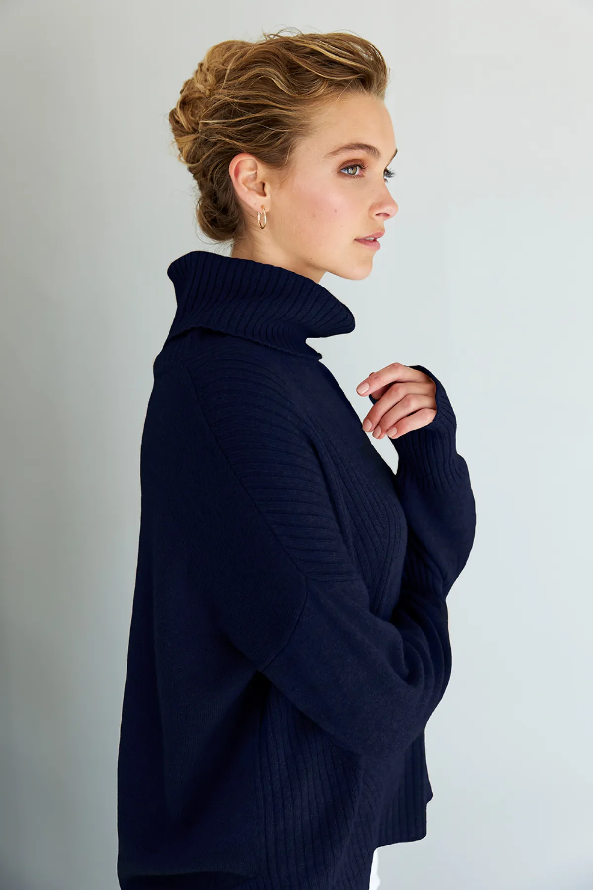 RIBBED ROLL NECK FRENCH NAVY