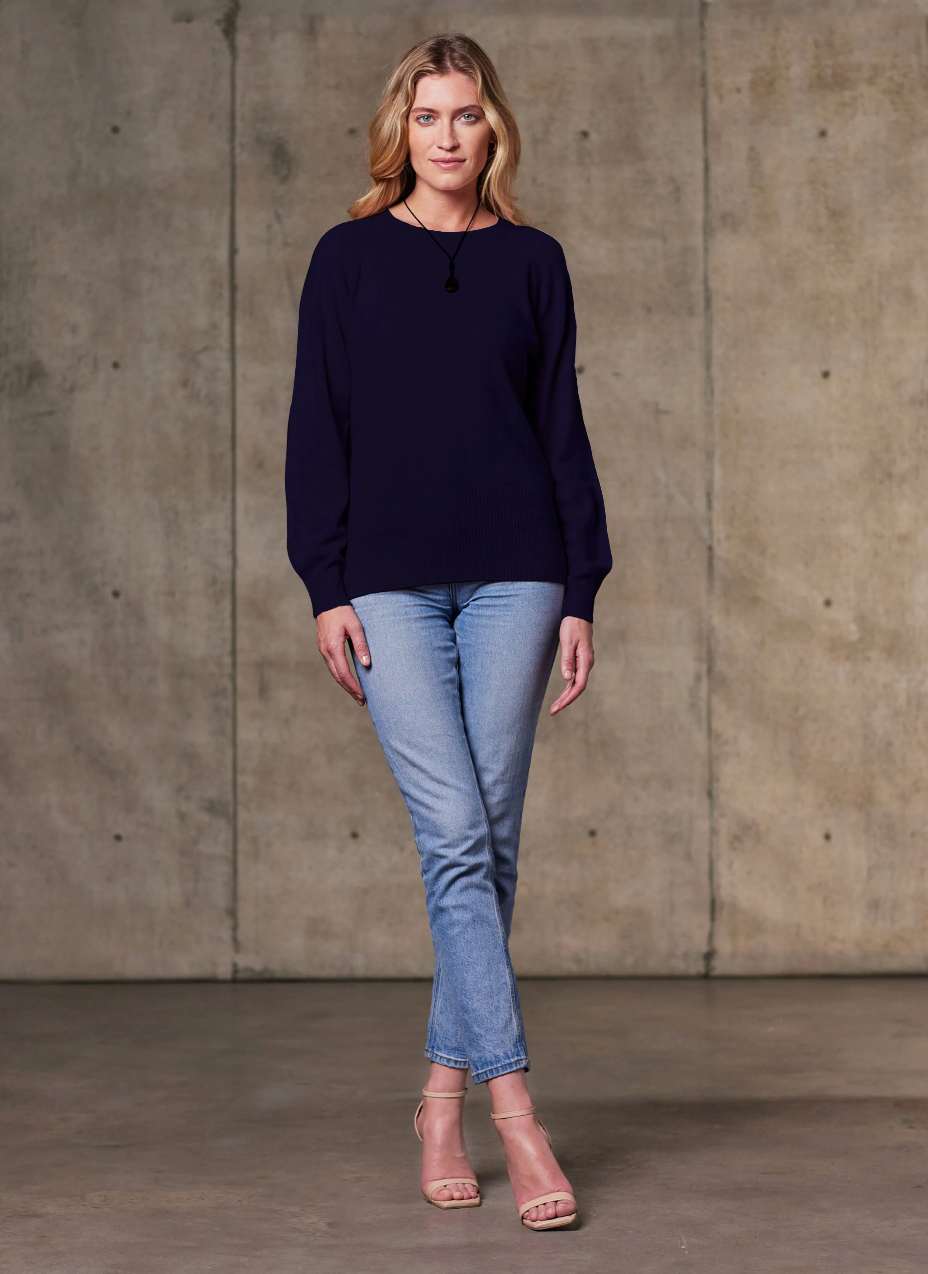 Women's Sofia Crew Neck Cashmere Sweater in Navy